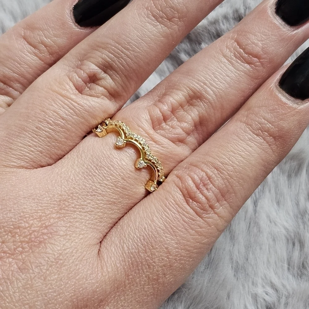 Crown design cubic zirconia gold tone fashion ring size 9
